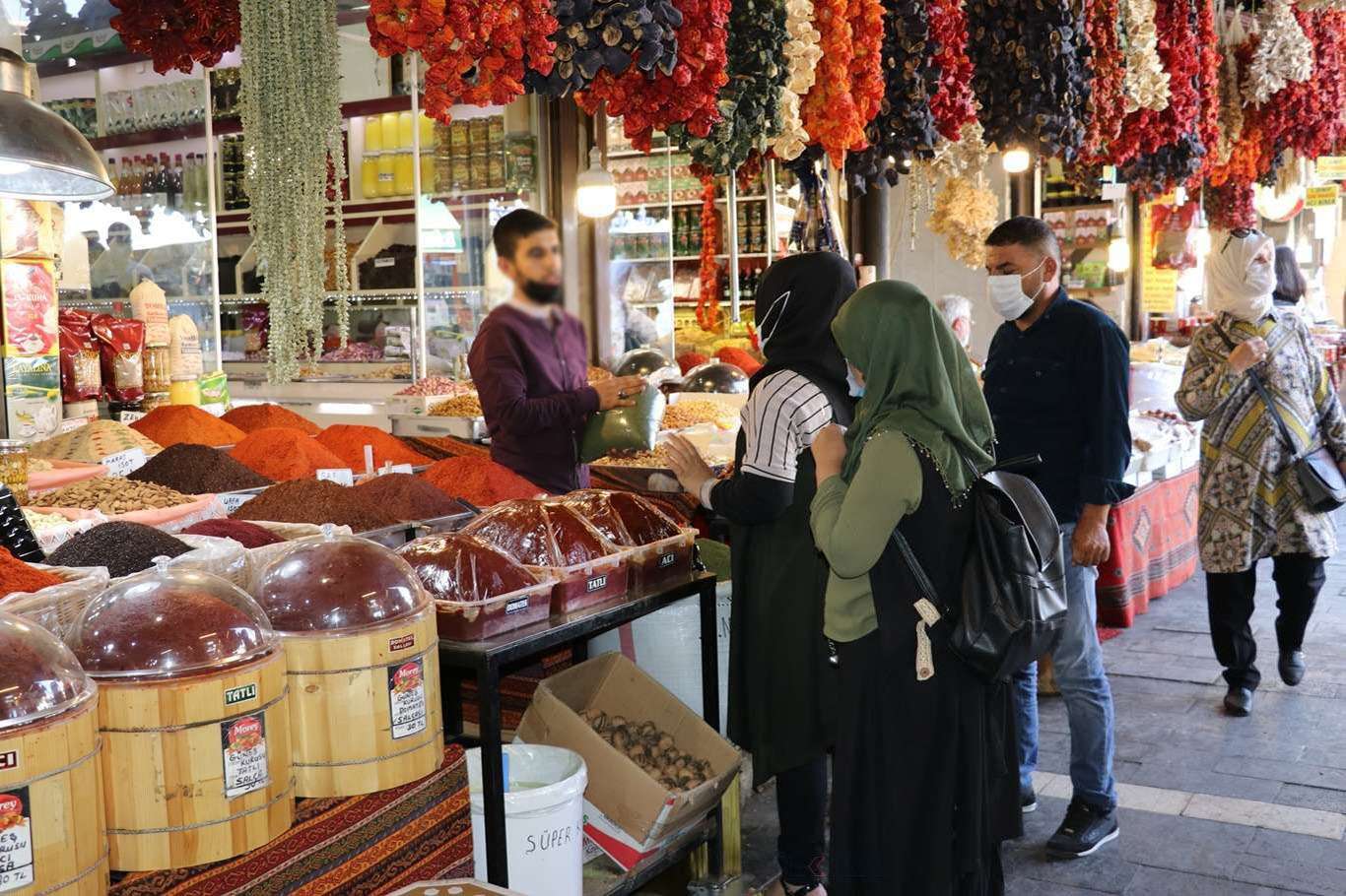 İflasın eşiğine gelen esnaf destek paketini yetersiz buldu